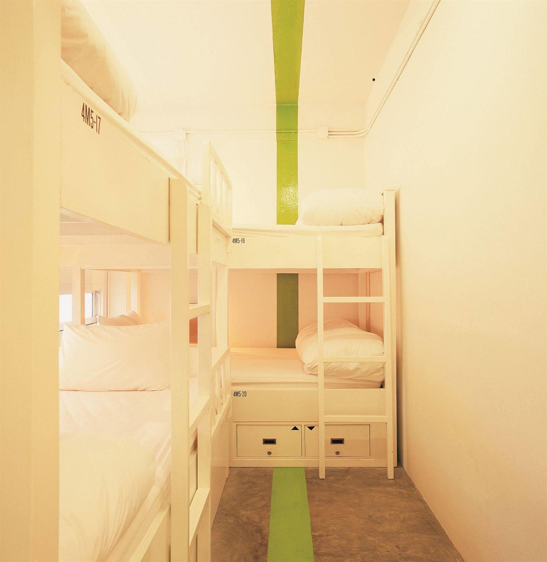 בנגקוק Hq Hostel Silom מראה חיצוני תמונה